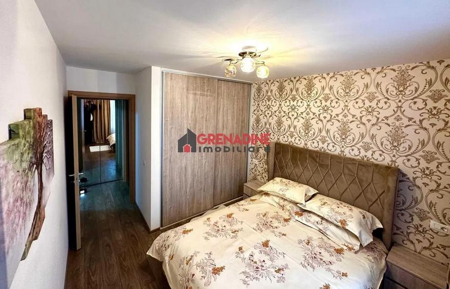 Apartament cu 2 camere decomandat în Tractorul