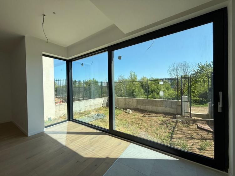 Casă cu 5 camere cu Piscina în Nord