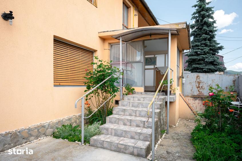Apartament cu 4 camere, mobilat în Vest