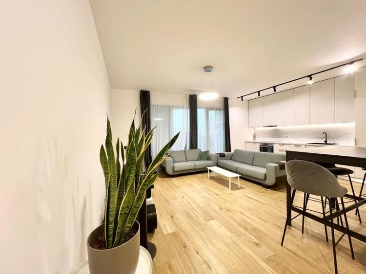 Apartament cu 3 camere, mobilat în Dacia