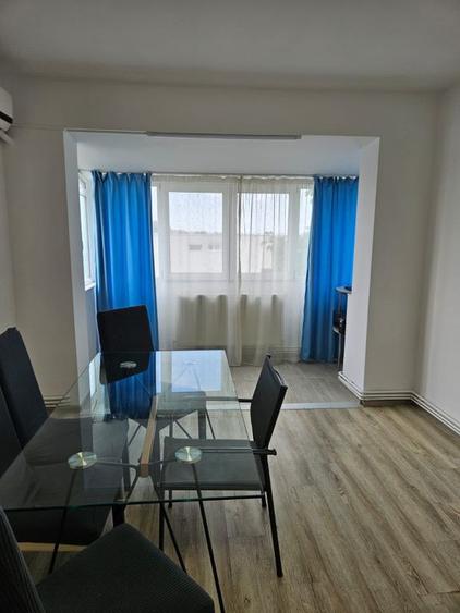 Apartament cu 3 camere decomandat în Tomis II