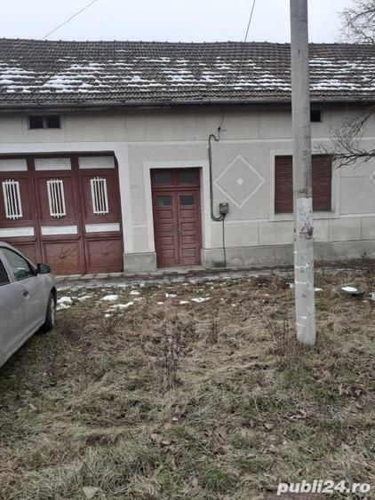 Casă cu 6 camere în Sacu