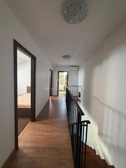 Apartament cu 5 camere decomandat în 7 Noiembrie