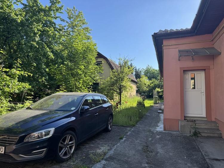 Casă cu 3 camere în Central