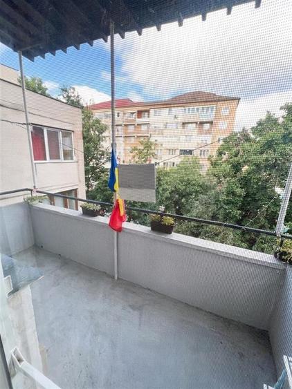 Apartament cu 3 camere decomandat în Rogerius
