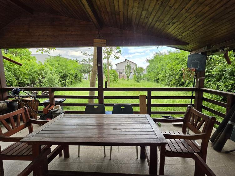 Casă cu 4 camere cu Teren 400 Mp în Olteni