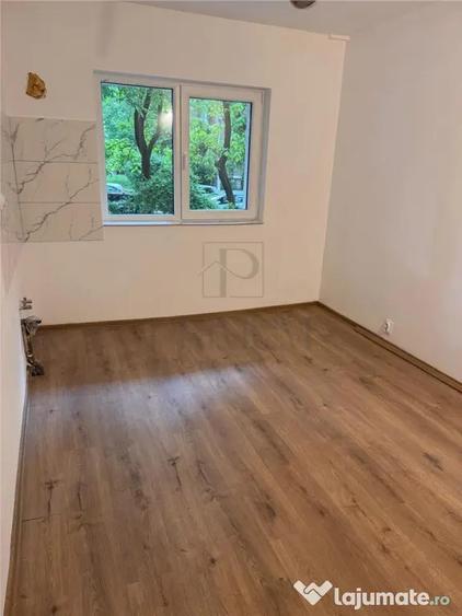 Garsonieră decomandată în Lipovei
