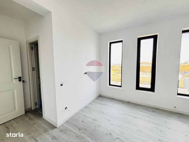Casă cu 3 camere în Domnești