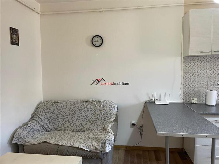 Apartament cu 2 camere semidecomandat în Florești
