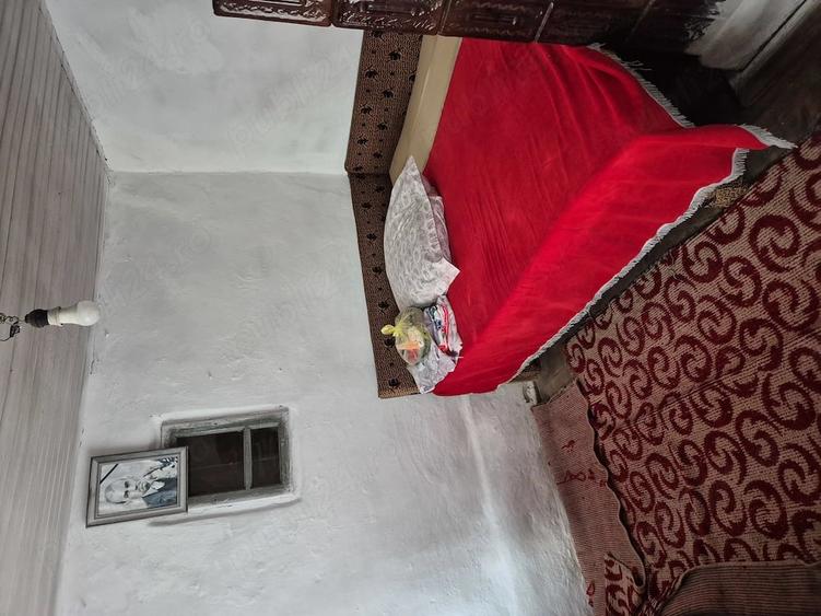 Casă cu 3 camere cu Teren 2811 Mp în Coteana