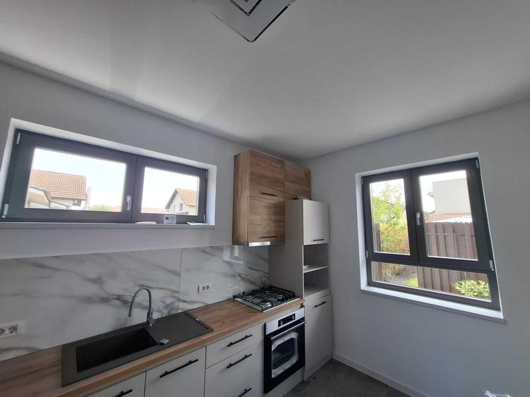 Casă cu 3 camere cu Teren 315 Mp în Cladova