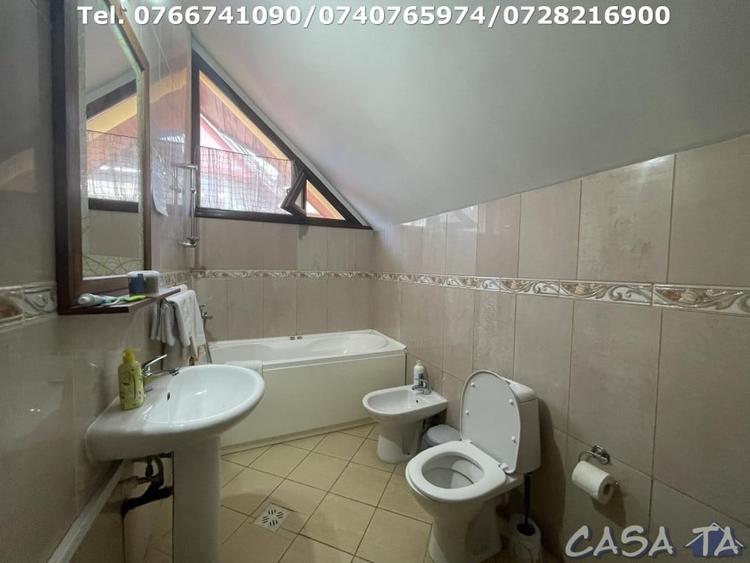 Casă individuală cu 8 camere cu Canalizare în Central