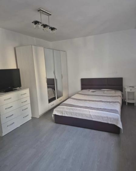Apartament cu 4 camere decomandat în Mărăști