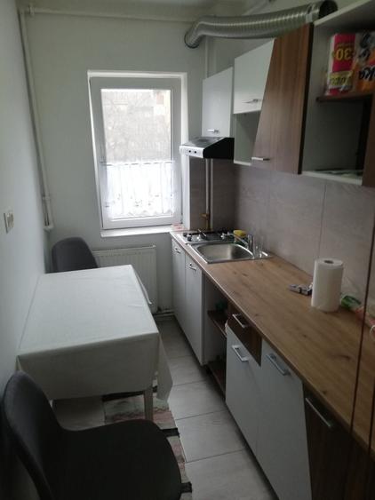 Apartament cu 2 camere semidecomandat în Lipovei