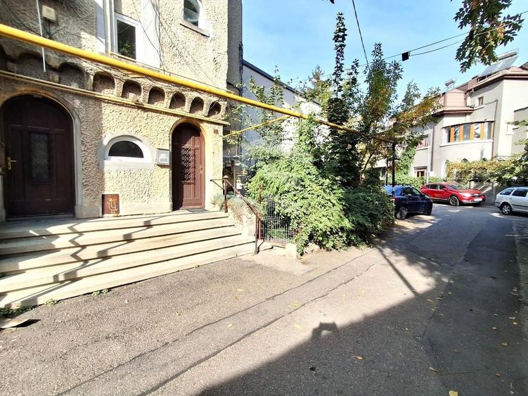 Apartament cu 2 camere semidecomandat în Eminescu