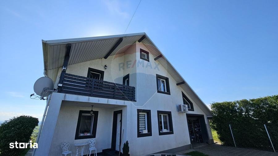 Casă cu 6 camere cu Teren 3614 Mp în Moara