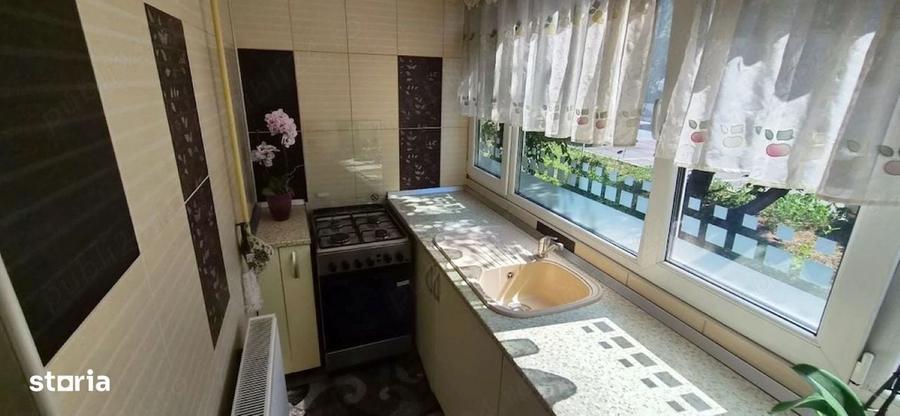 Apartament cu 3 camere decomandat în Prundu