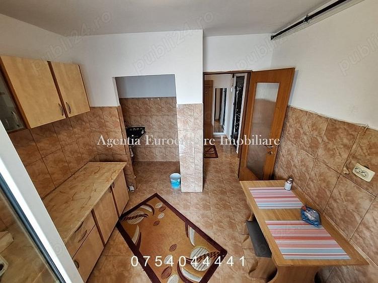 Apartament cu 2 camere decomandat în Capitol