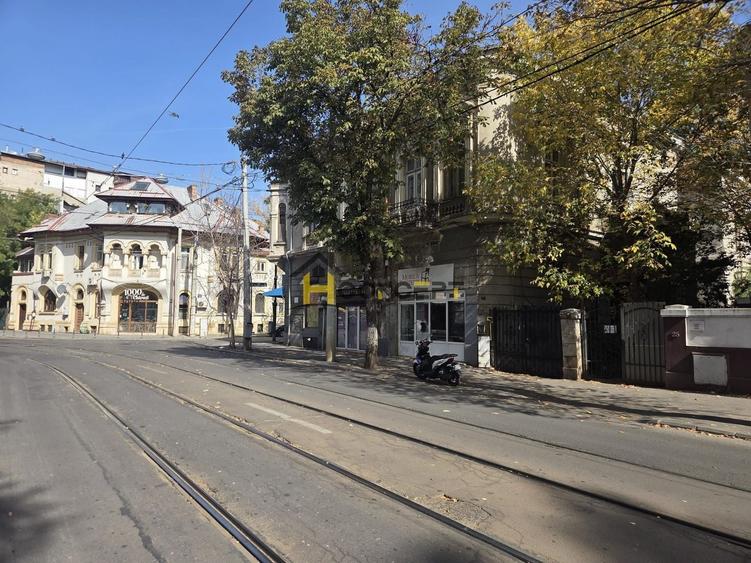 Apartament cu 2 camere semidecomandat, mobilat în P-ța Unirii