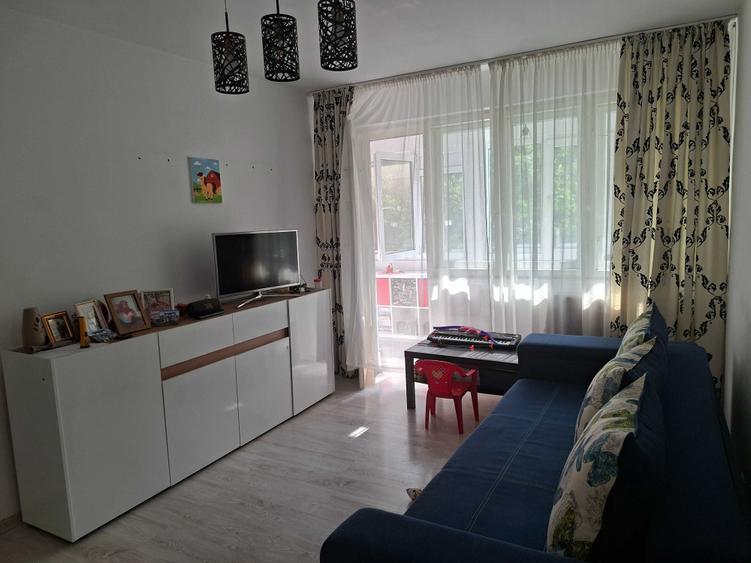 Apartament cu 2 camere semidecomandat în Liviu Rebreanu