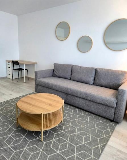 Apartament cu 2 camere decomandat, mobilat în Tractorul