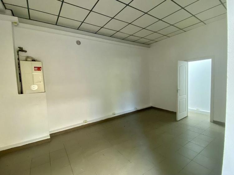 Spațiu comercial, de 62 mp, în Coman