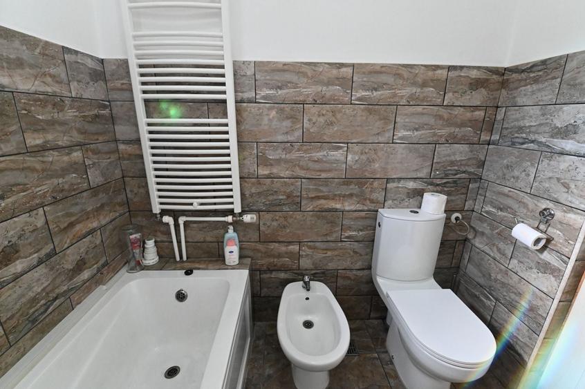 Doua case de vanzare in Carcea | 1.066 mp teren | 0% Comision - 10