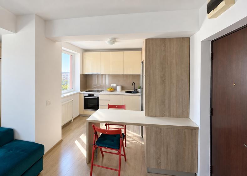 Apartament cu 2 camere semidecomandat, mobilat în Primo