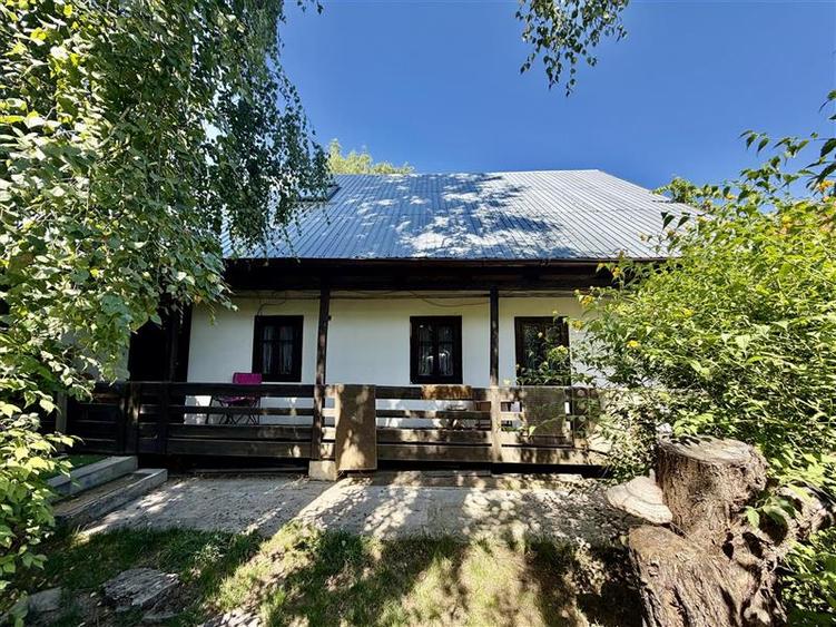 Casă individuală cu 3 camere cu Teren 990 Mp în Miroslava