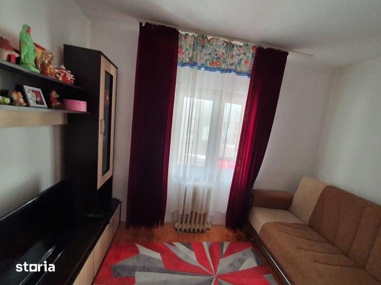 Casă cu 2 camere decomandat cu Teren 80 Mp în Est