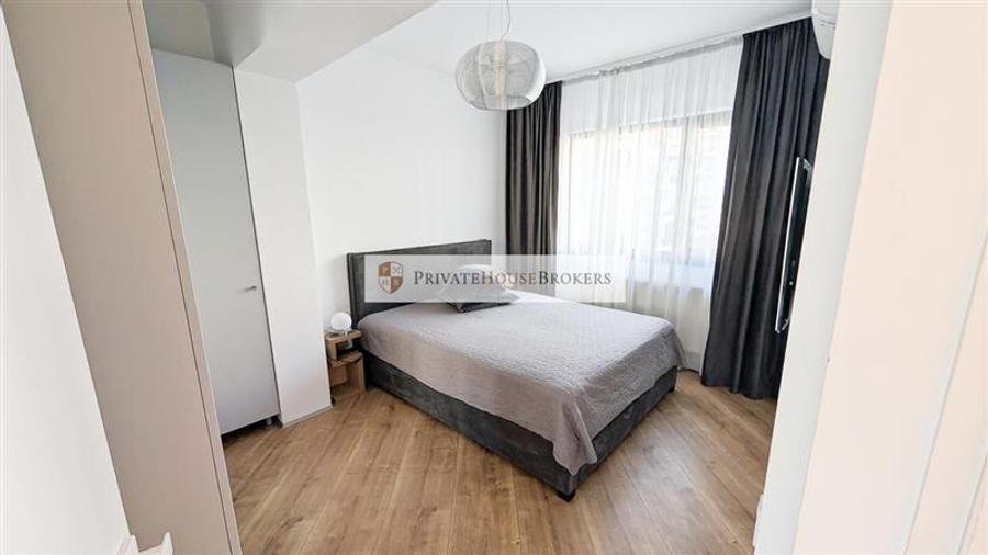 Apartament cu 3 camere semidecomandat, mobilat în Pipera