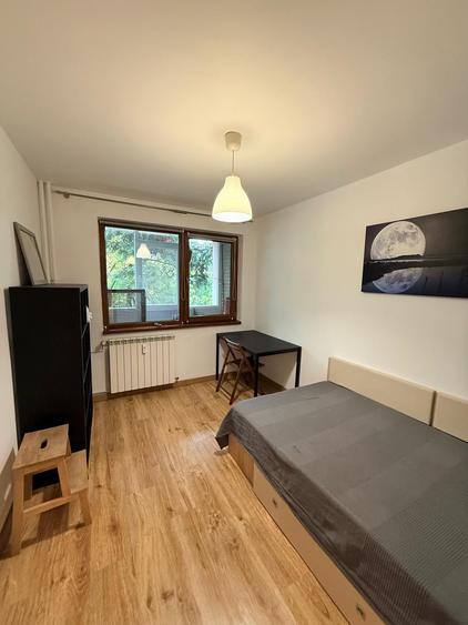 Apartament cu 3 camere semidecomandat în Drumul Taberei