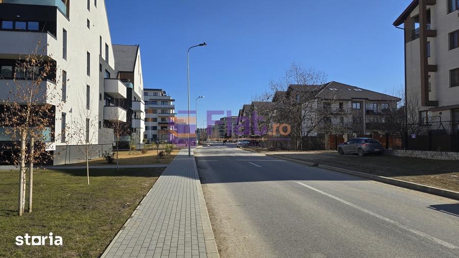 Teren de 978 mp, în Tractorul
