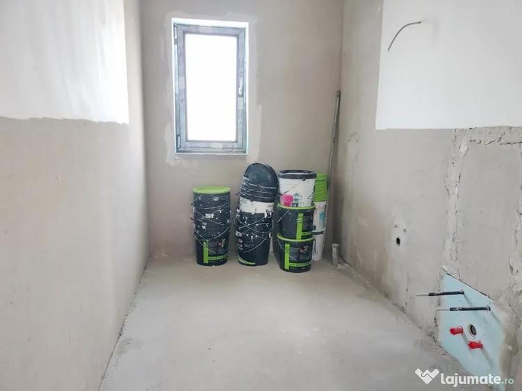 Casă cu 4 camere cu Teren 350 Mp în Tărlungeni