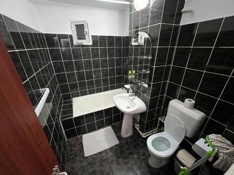 Apartament cu 3 camere decomandat, mobilat în Faleza Nord