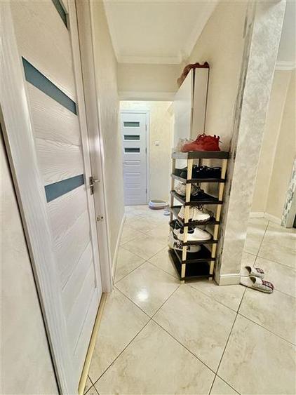 Apartament cu 4 camere decomandat, mobilat în Est