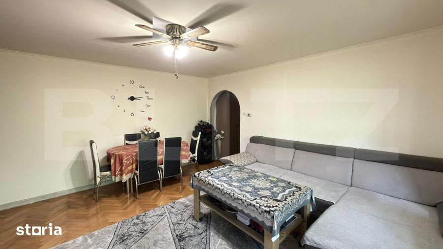 Apartament cu 3 camere în Micro 16