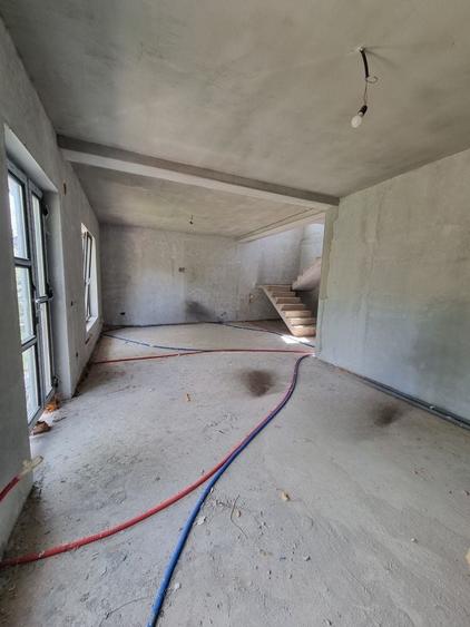 Casă cu 4 camere în Valea Mare