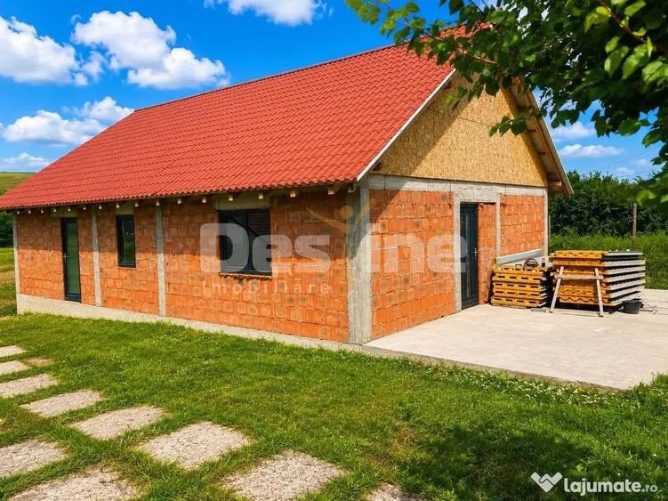 Casă cu 4 camere cu Teren 1000 Mp în Zăpodeni