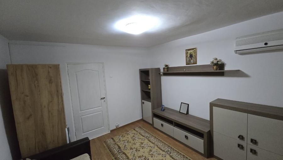 Camera de camin cu baie, 21.49 mp, complet utilata, zona Lapus - 1