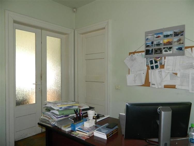 Casă cu 7 camere cu Canalizare în Lipovei