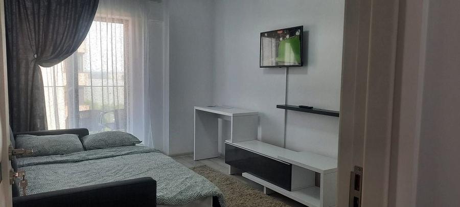 Apartament cu 3 camere decomandat în Faleză