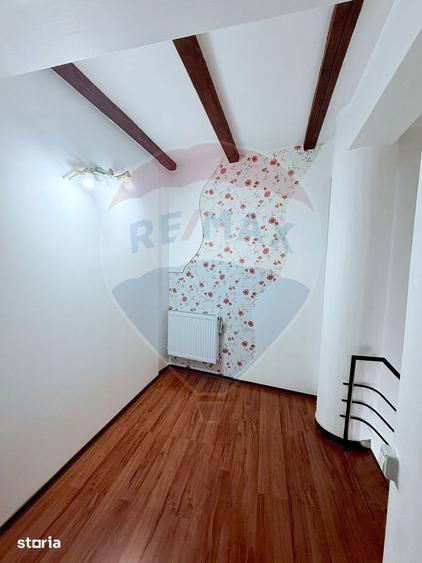 Casă cu 4 camere cu Teren 700 Mp în Bucium