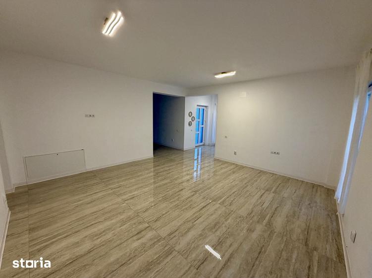 Casă cu 4 camere cu Teren 400 Mp în Joița