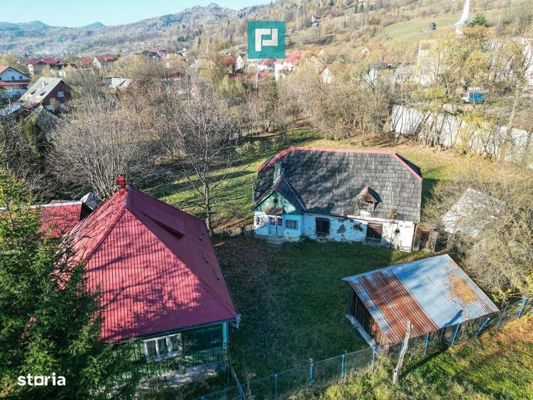 Casa de lemn, cu teren in Borsa - 8