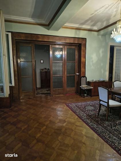 Apartament cu 4 camere în Gruia