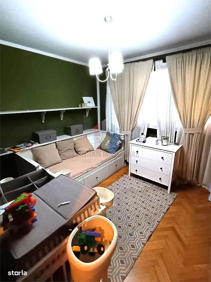 Apartament cu 3 camere decomandat în Nicolae Bălcescu