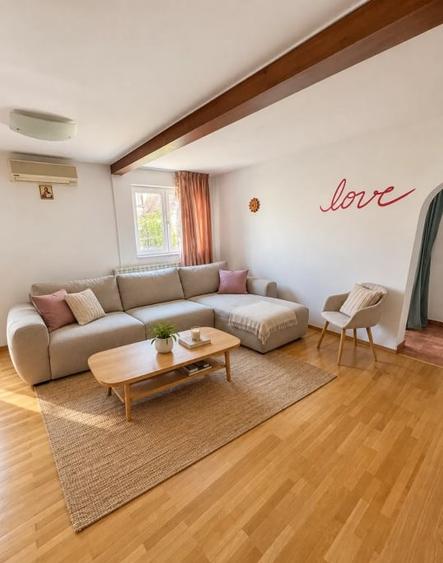 Apartament cu 3 camere decomandat, mobilat în Aviatorilor