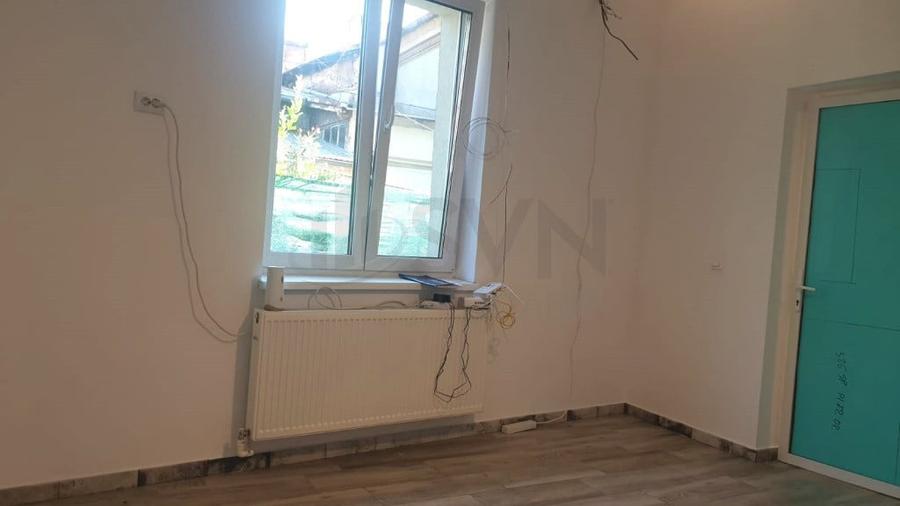 Casă cu 5 camere cu Teren 243 Mp în Cișmigiu