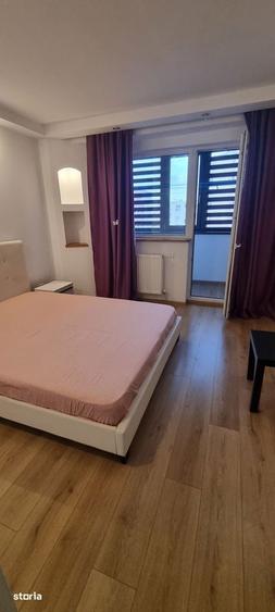 Apartament cu 3 camere decomandat în Casa de Cultură